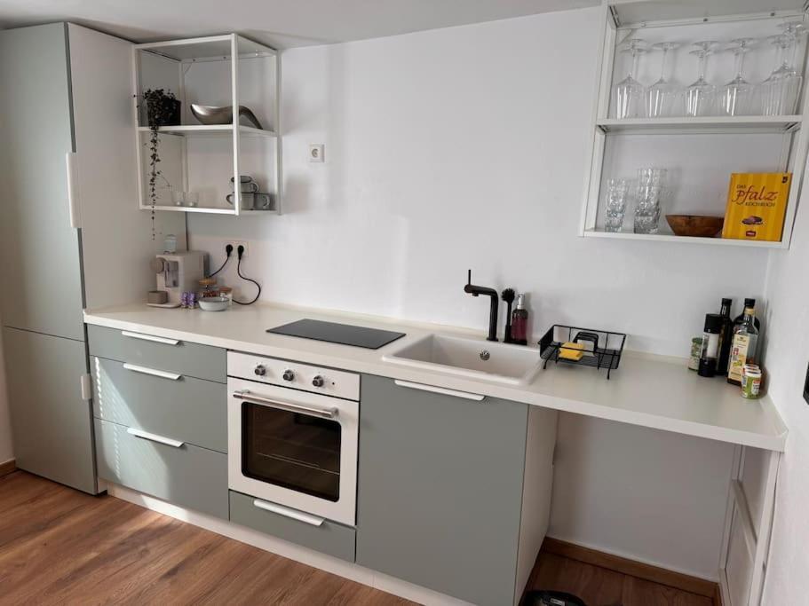 Pfaelzer Hexenhaeuschen In Edesheim Apartment ภายนอก รูปภาพ